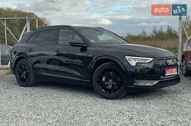 Внедорожник / Кроссовер Audi e-tron 2021 в 