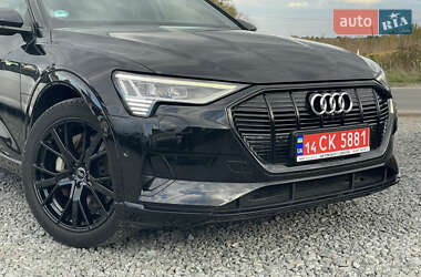 Внедорожник / Кроссовер Audi e-tron 2021 в 