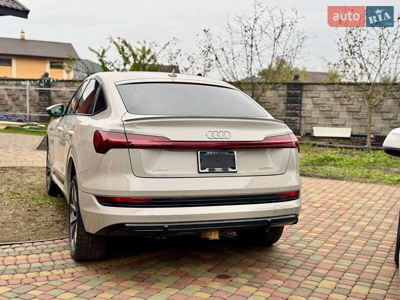 Внедорожник / Кроссовер Audi e-tron 2021 в Сарнах