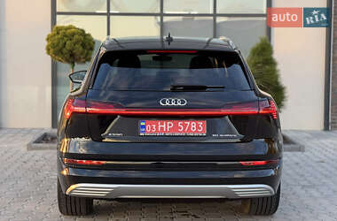 Внедорожник / Кроссовер Audi e-tron 2020 в 