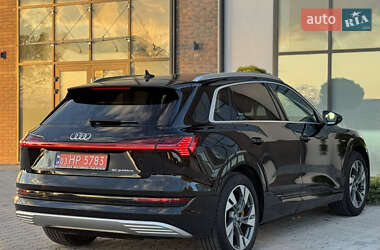 Внедорожник / Кроссовер Audi e-tron 2020 в 