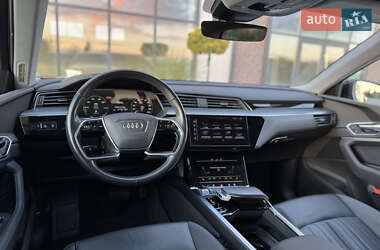 Внедорожник / Кроссовер Audi e-tron 2020 в 