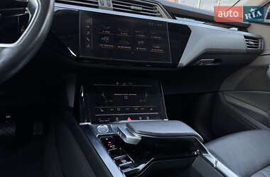 Внедорожник / Кроссовер Audi e-tron 2020 в 