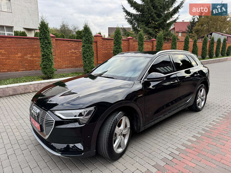 Позашляховик / Кросовер Audi e-tron 2023 в Хмельницькому