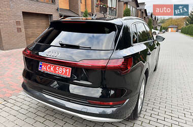 Позашляховик / Кросовер Audi e-tron 2023 в  фото 40 Позашляховик / Кросовер Audi e-tron 2023 в