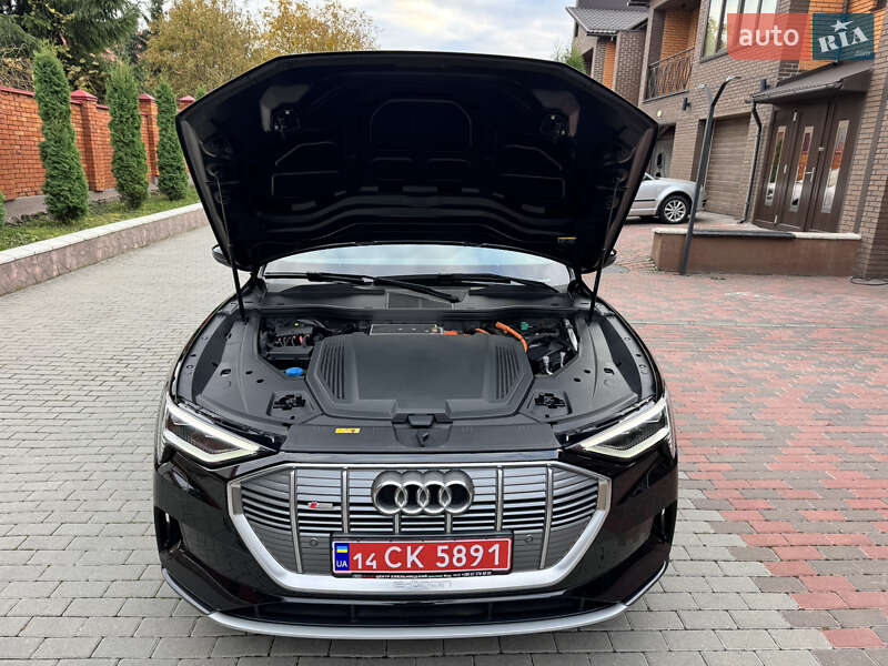Позашляховик / Кросовер Audi e-tron 2023 в Хмельницькому
