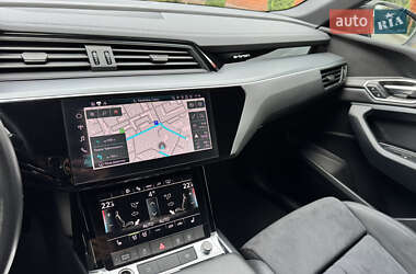Позашляховик / Кросовер Audi e-tron 2023 в  фото 57 Позашляховик / Кросовер Audi e-tron 2023 в