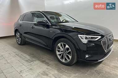 Позашляховик / Кросовер Audi e-tron 2022 в 