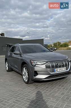 Позашляховик / Кросовер Audi e-tron 2019 в Дніпрі