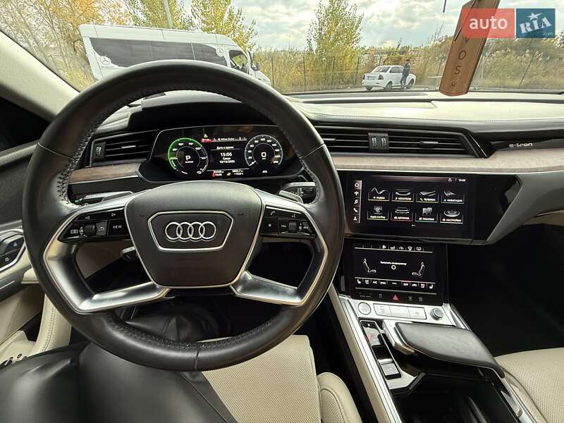 Позашляховик / Кросовер Audi e-tron 2019 в Дніпрі