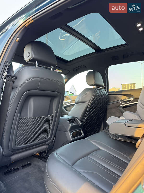 Внедорожник / Кроссовер Audi e-tron 2020 в Одессе фото 7 Внедорожник / Кроссовер Audi e-tron 2020 в Одессе