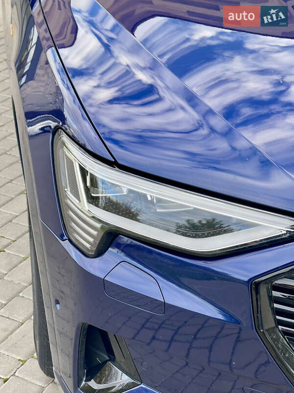 Позашляховик / Кросовер Audi e-tron 2021 в Києві