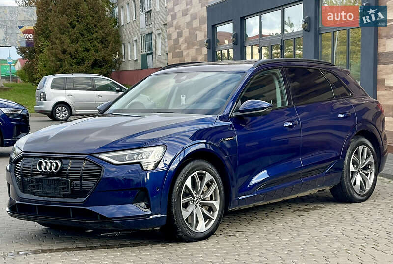 Позашляховик / Кросовер Audi e-tron 2021 в Києві