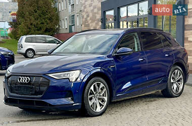 Позашляховик / Кросовер Audi e-tron 2021 в 