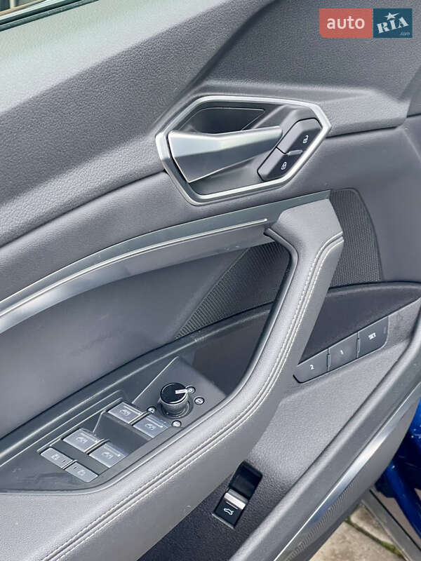 Позашляховик / Кросовер Audi e-tron 2021 в Києві