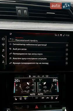 Позашляховик / Кросовер Audi e-tron 2021 в 