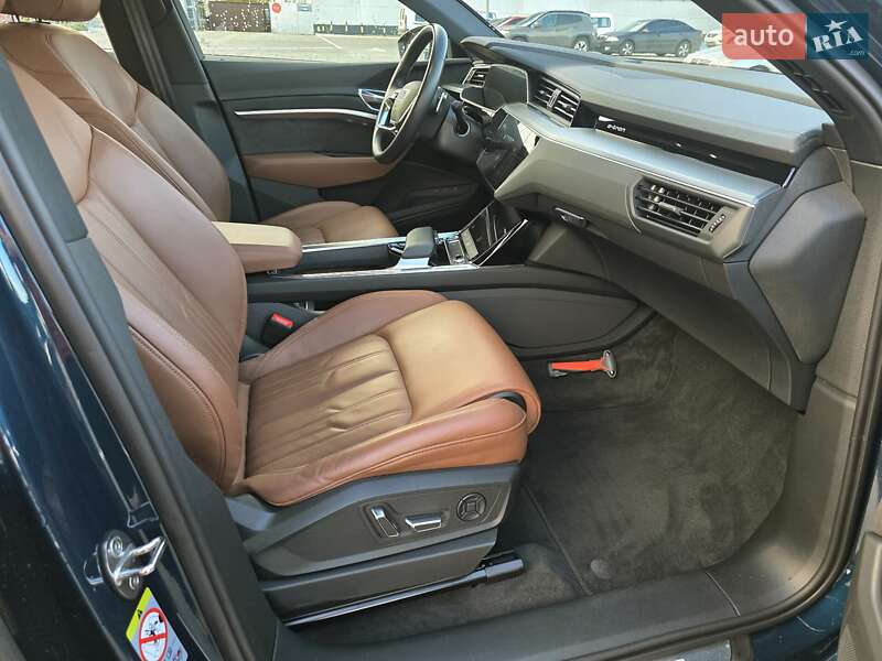 Внедорожник / Кроссовер Audi e-tron 2019 в Черновцах