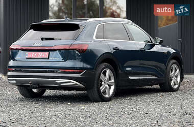 Позашляховик / Кросовер Audi e-tron 2019 в 
