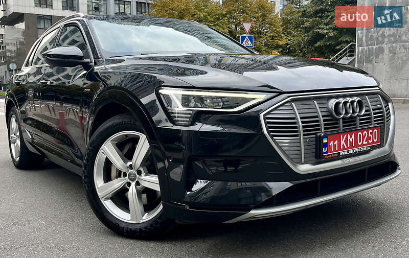 Позашляховик / Кросовер Audi e-tron 2019 в Києві
