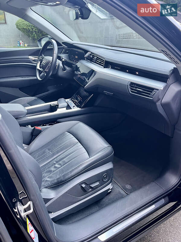 Позашляховик / Кросовер Audi e-tron 2019 в Києві
