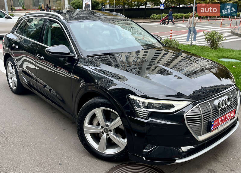 Позашляховик / Кросовер Audi e-tron 2019 в Києві