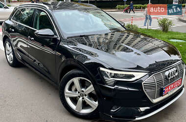 Позашляховик / Кросовер Audi e-tron 2019 в 