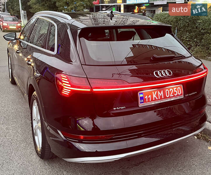 Позашляховик / Кросовер Audi e-tron 2019 в Києві