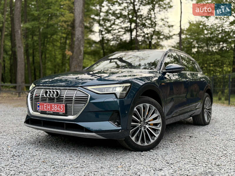 Позашляховик / Кросовер Audi e-tron 2019 в 