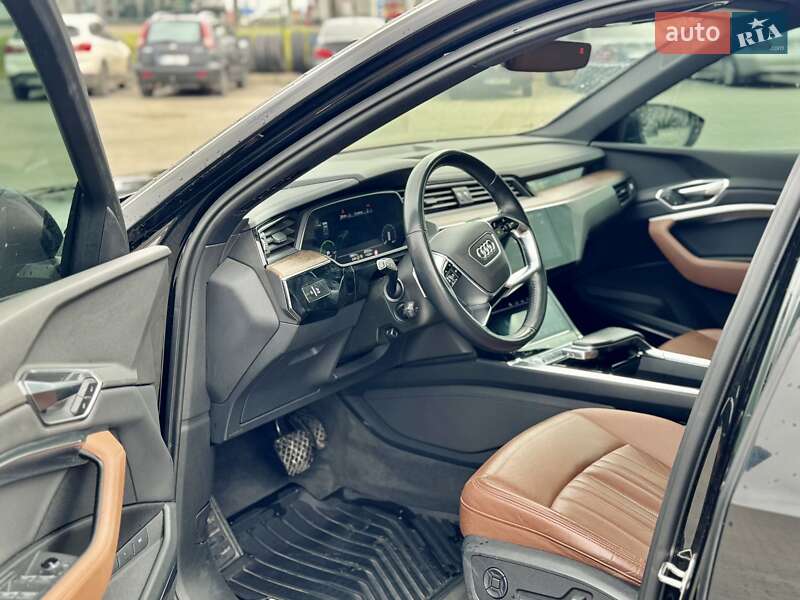 Внедорожник / Кроссовер Audi e-tron 2019 в Сарнах