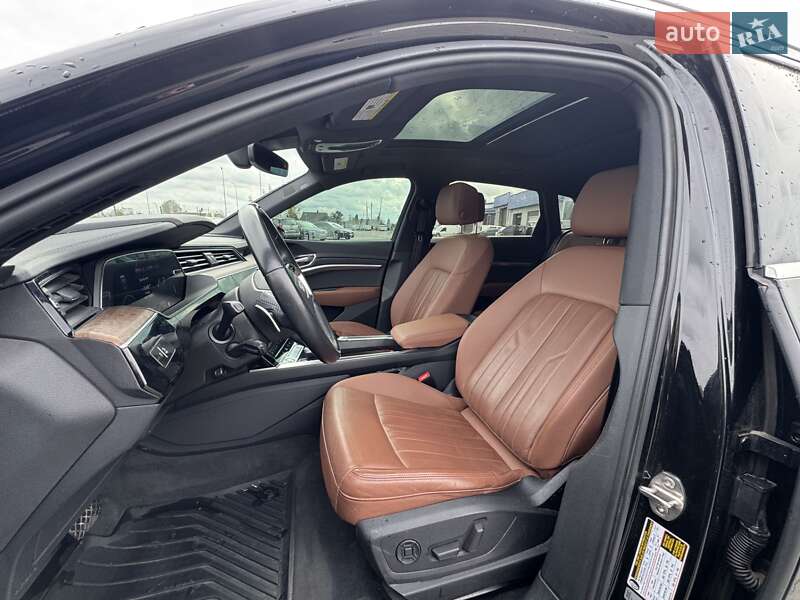 Внедорожник / Кроссовер Audi e-tron 2019 в Сарнах