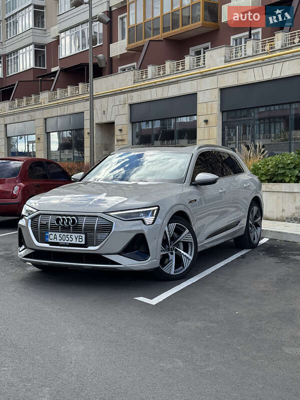 Audi e-tron 2021