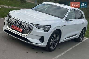 Внедорожник / Кроссовер Audi e-tron 2021 в 