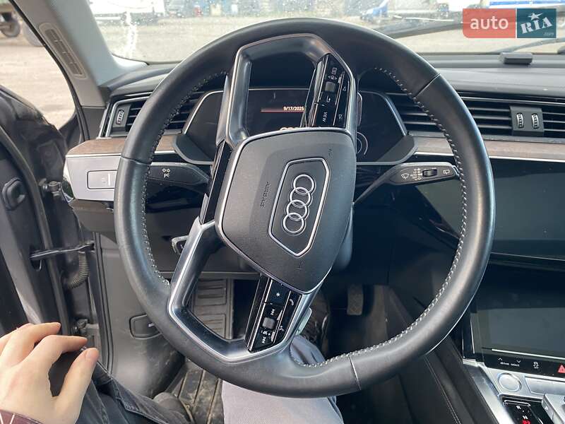 Внедорожник / Кроссовер Audi e-tron 2019 в Луцке фото 12 Внедорожник / Кроссовер Audi e-tron 2019 в Луцке