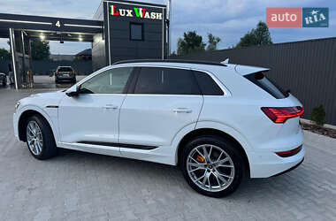 Позашляховик / Кросовер Audi e-tron 2019 в 