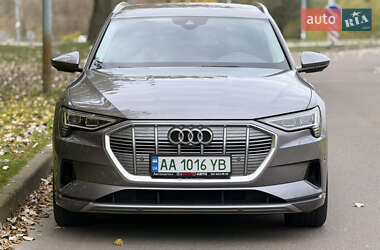 Внедорожник / Кроссовер Audi e-tron 2020 в 