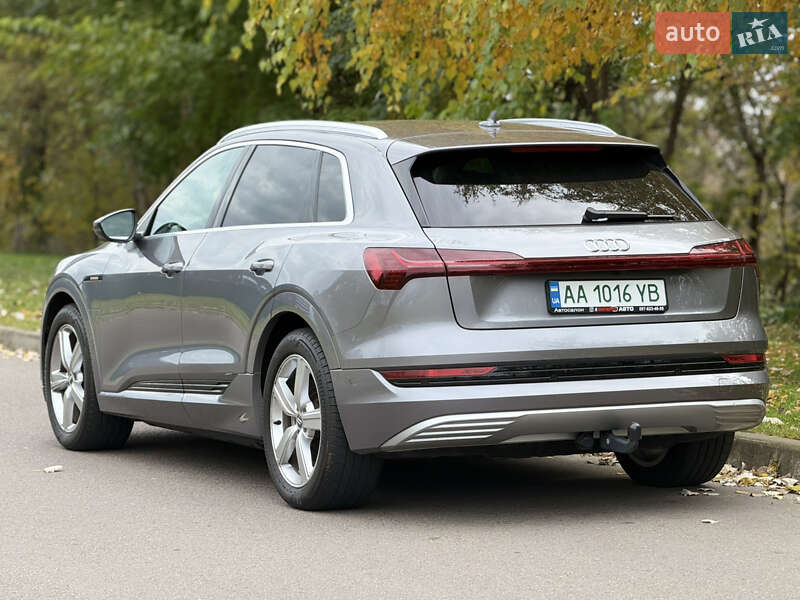 Позашляховик / Кросовер Audi e-tron 2020 в Києві