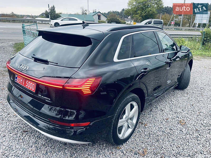 Позашляховик / Кросовер Audi e-tron 2019 в Бродах