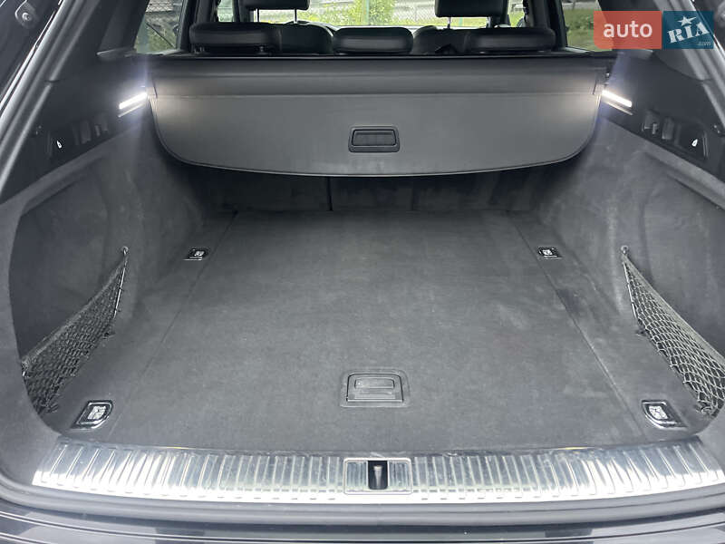 Позашляховик / Кросовер Audi e-tron 2019 в Бродах