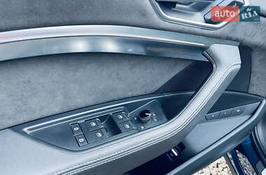 Позашляховик / Кросовер Audi e-tron 2019 в  фото 6 Позашляховик / Кросовер Audi e-tron 2019 в