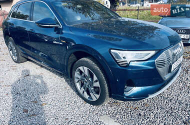 Позашляховик / Кросовер Audi e-tron 2019 в  фото 23 Позашляховик / Кросовер Audi e-tron 2019 в