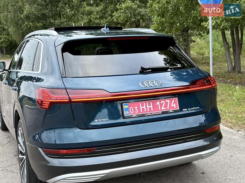 Позашляховик / Кросовер Audi e-tron 2021 в Києві
