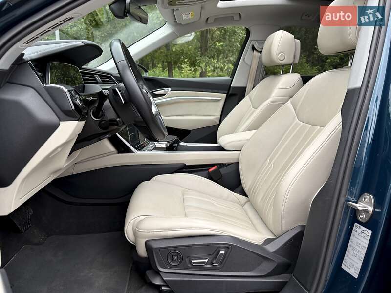 Позашляховик / Кросовер Audi e-tron 2021 в Києві