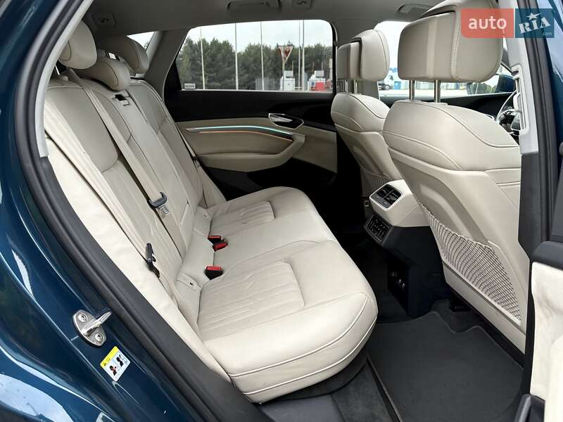 Позашляховик / Кросовер Audi e-tron 2021 в Києві