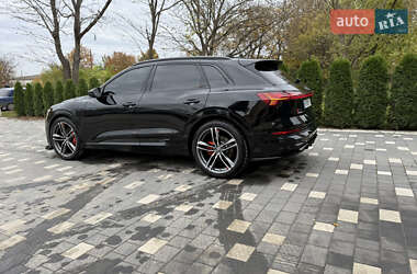 Позашляховик / Кросовер Audi e-tron 2020 в 