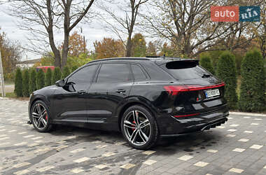 Позашляховик / Кросовер Audi e-tron 2020 в 