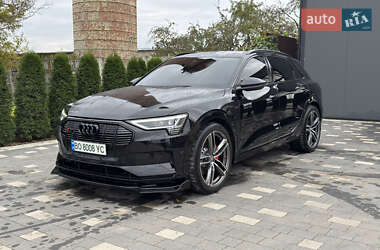 Позашляховик / Кросовер Audi e-tron 2020 в 