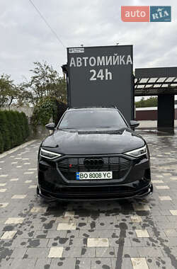 Позашляховик / Кросовер Audi e-tron 2020 в 