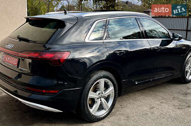 Позашляховик / Кросовер Audi e-tron 2019 в 