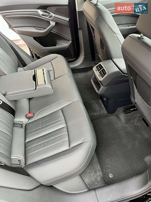 Позашляховик / Кросовер Audi e-tron 2019 в Києві