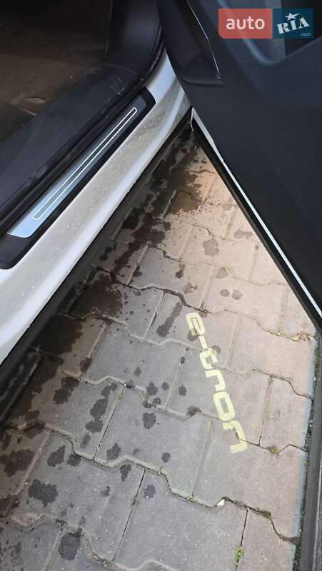 Позашляховик / Кросовер Audi e-tron 2020 в Чернівцях фото 5 Позашляховик / Кросовер Audi e-tron 2020 в Чернівцях